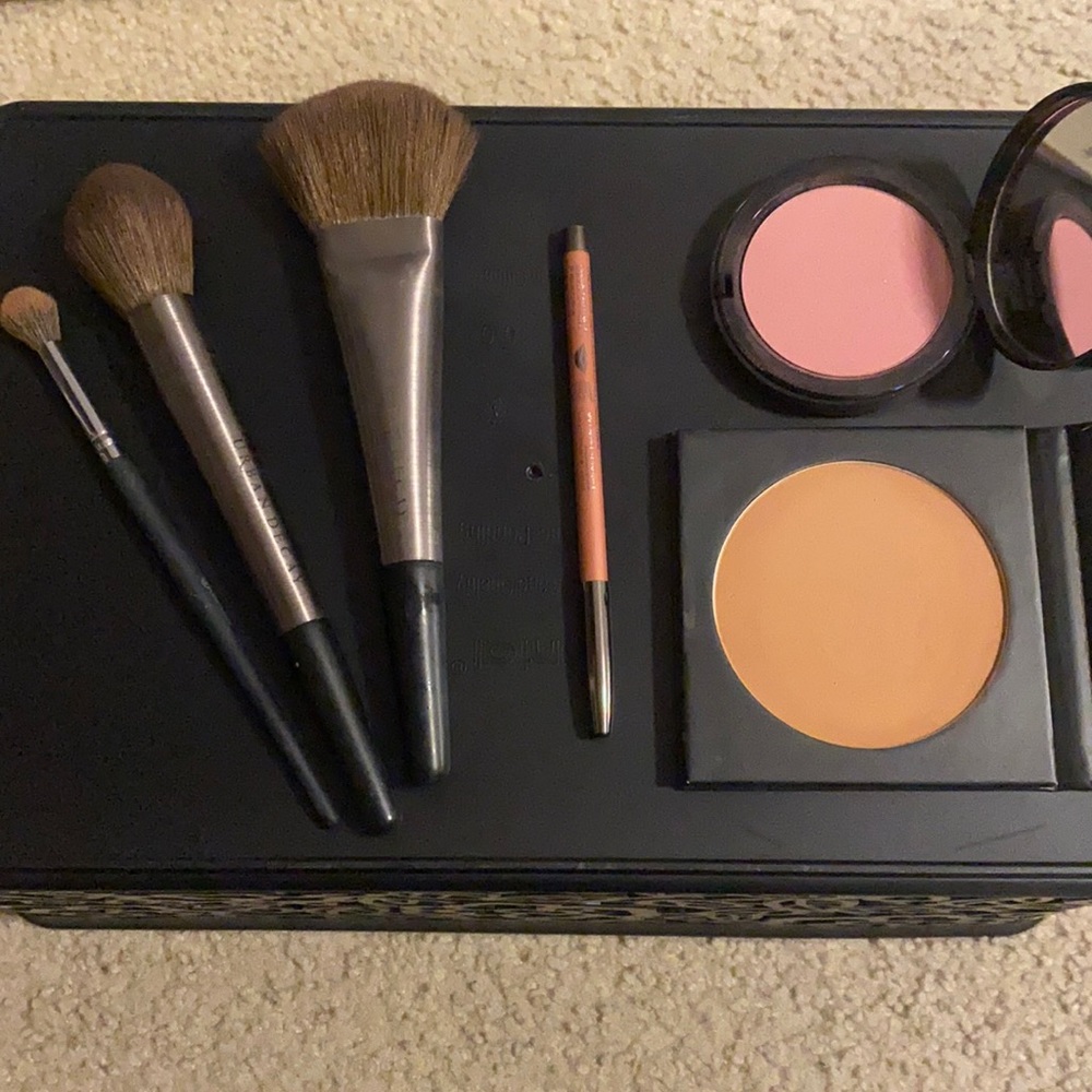 Makeup bundle